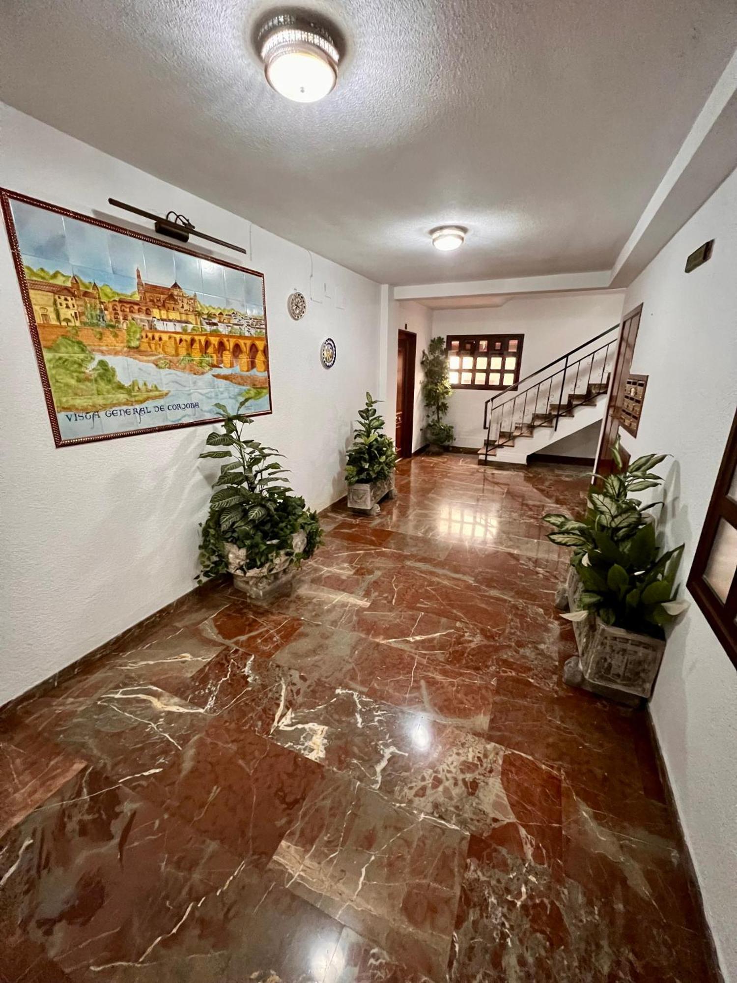 Amplio Apartamento Familiar Con Parking Privado En Pleno Centro De Córdoba Exterior foto
